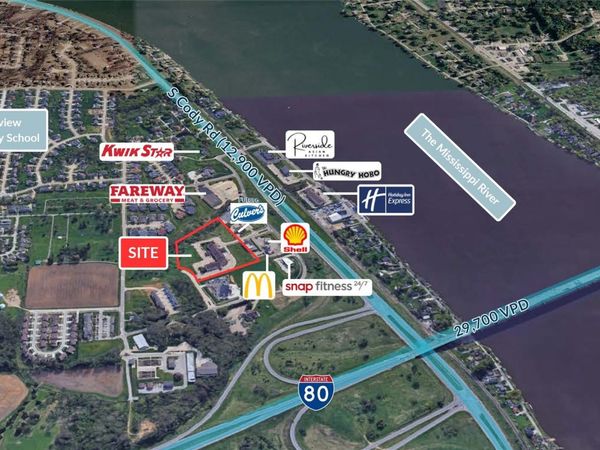 1552 Welcome Center Drive, Unit Lot 1, Le Claire, IA 52753