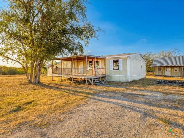 645 Old Luling Road , Lockhart, TX 78644