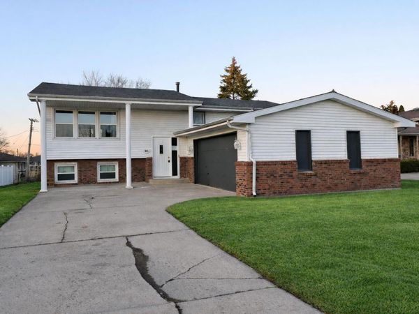 411 Cherry Hill Road , Dyer, IN 46311