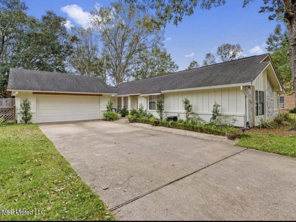 4004 Breezy Hill Lane, Ocean Springs, MS 39564