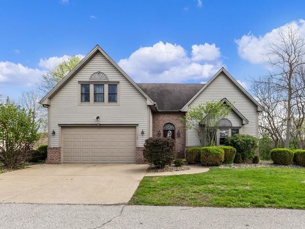 118 BERKSHIRE DR, Wheeling, WV 26003