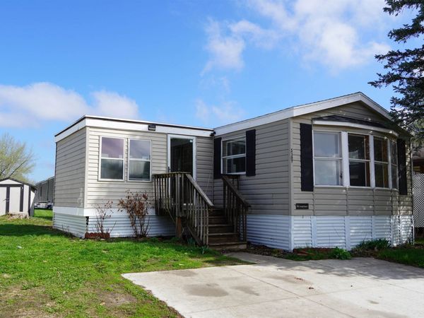 5327 S Sandpiper Lane, La Crosse, WI 54601