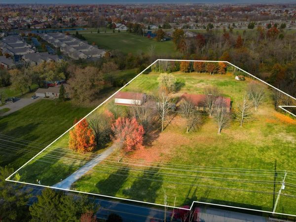 2392 London Groveport Road , Grove City, OH 43123