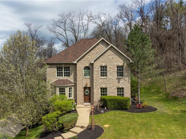 226 Coachside Dr, Washington, PA 15301