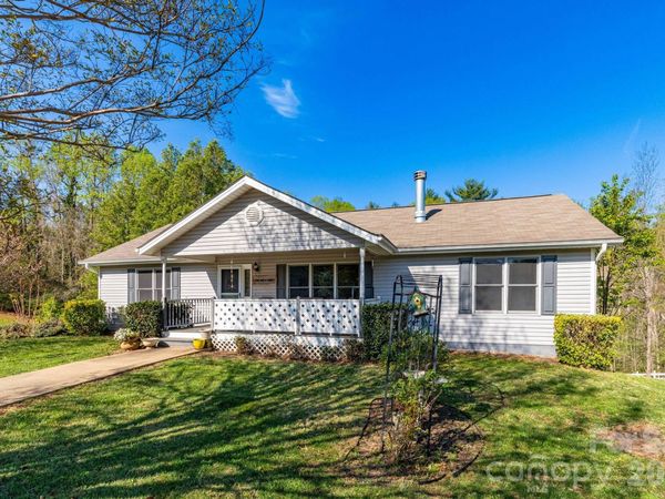 6 Arrowhead Lane, Weaverville, NC 28787