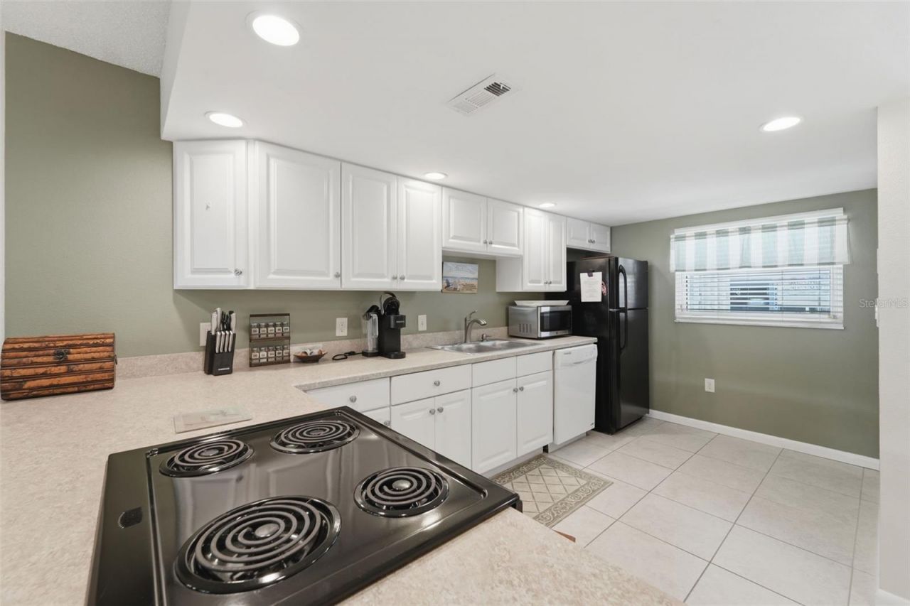 325 N Causeway, Unit D104, New Smyrna Beach, FL 32169 Photo
