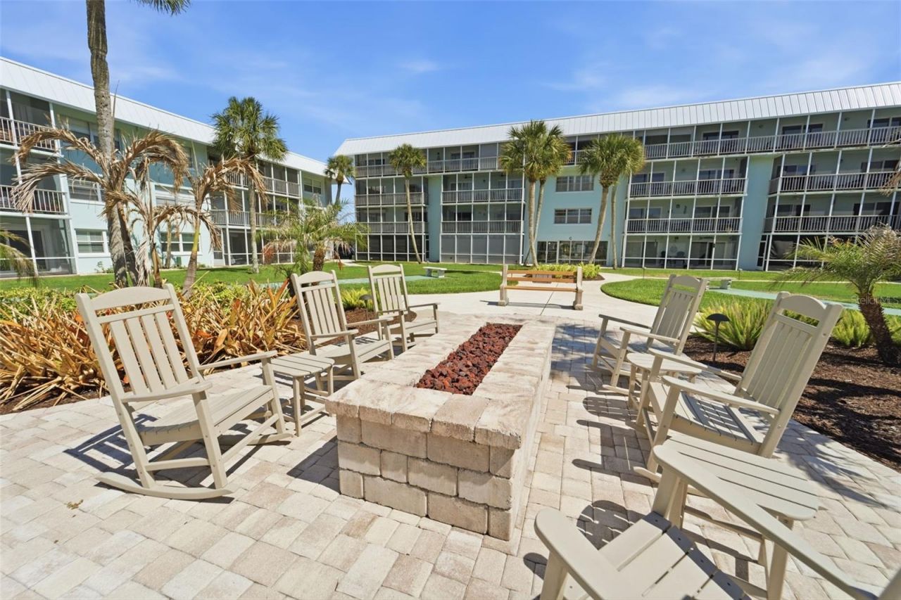 325 N Causeway, Unit D104, New Smyrna Beach, FL 32169 Photo