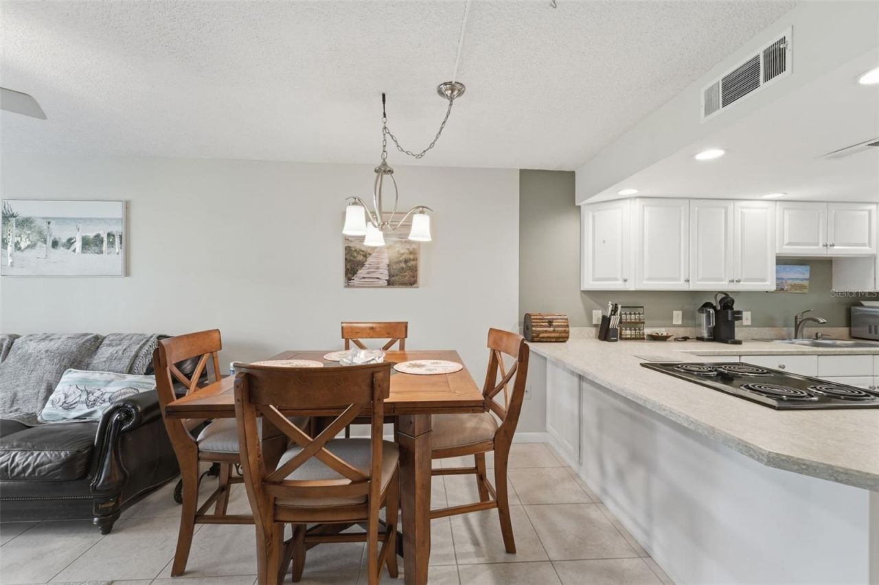 325 N Causeway, Unit D104, New Smyrna Beach, FL 32169 Photo