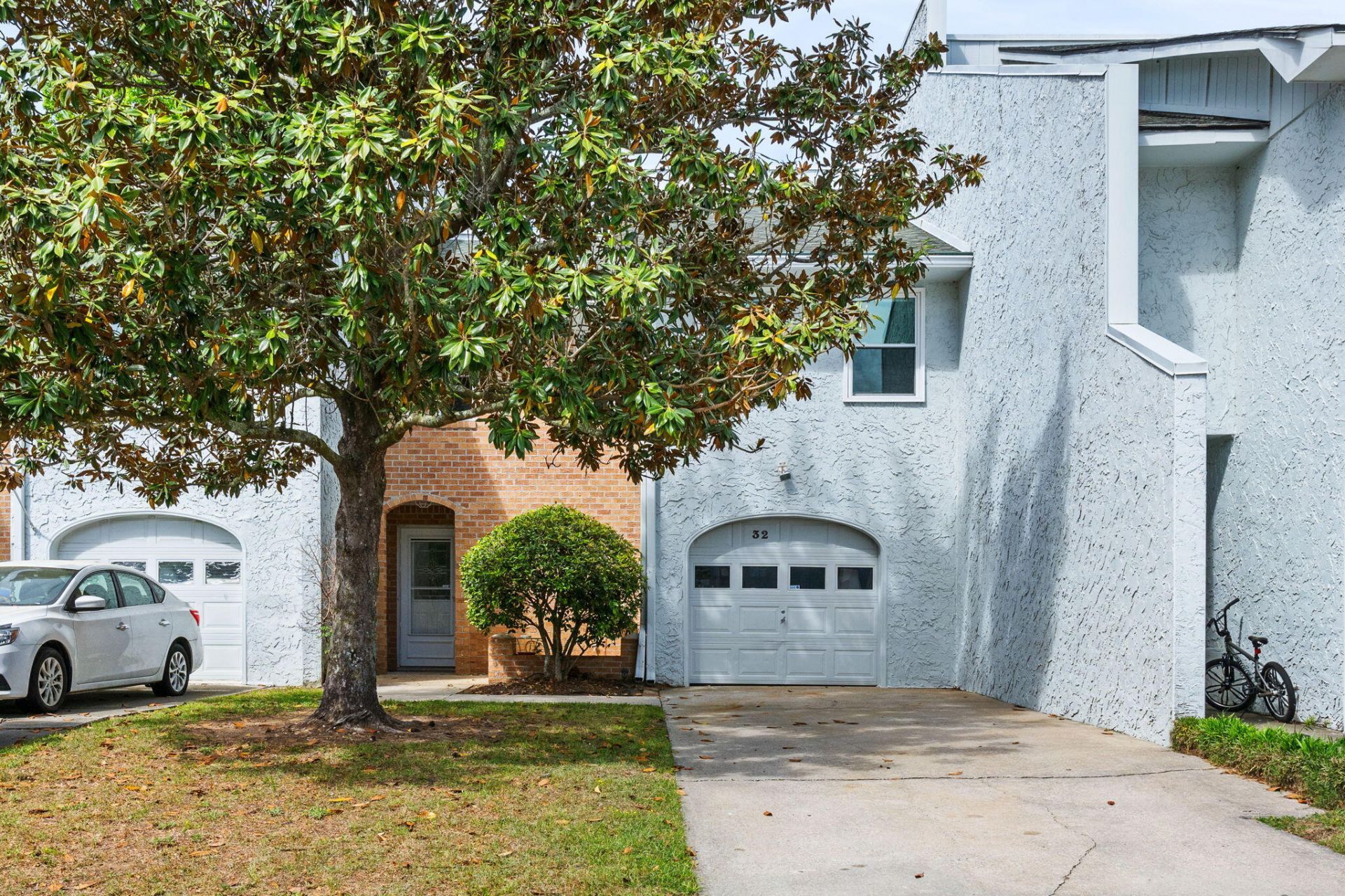 32 Meander Row Photo 1