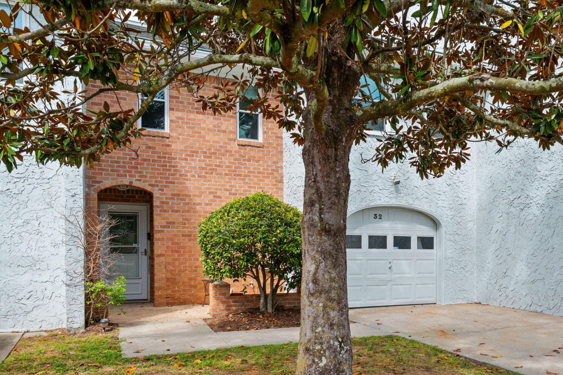 32 Meander Row Photo 2