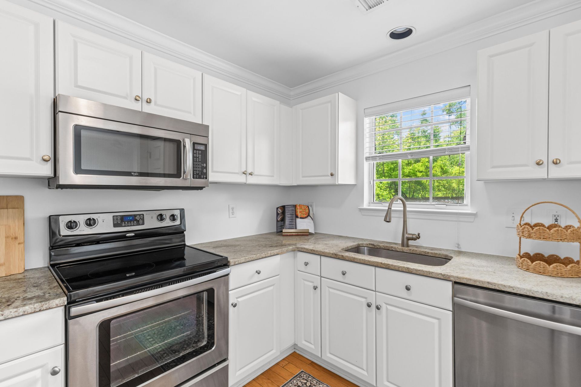 1099 Farmington Road Photo 13