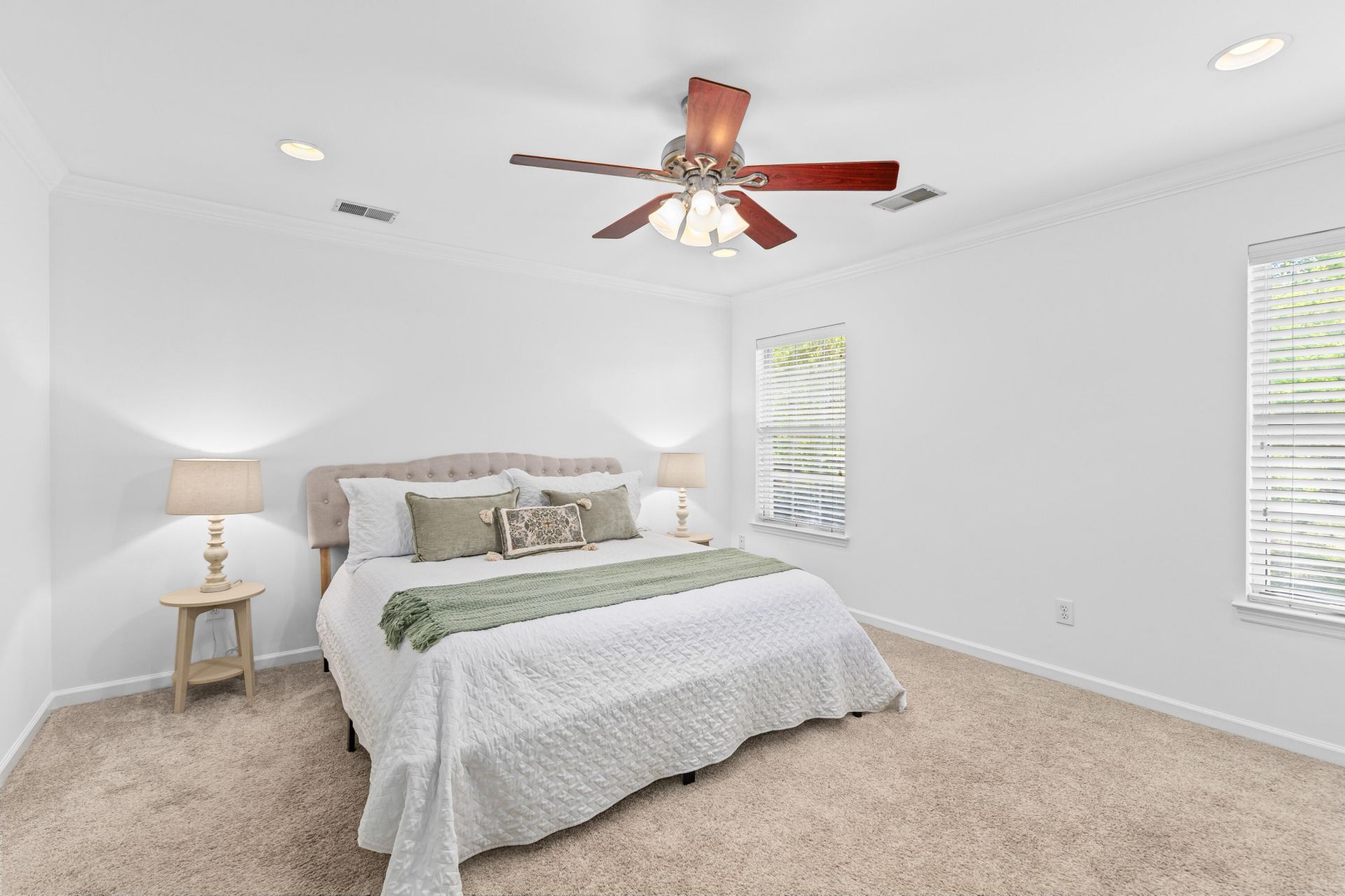 1099 Farmington Road Photo 23