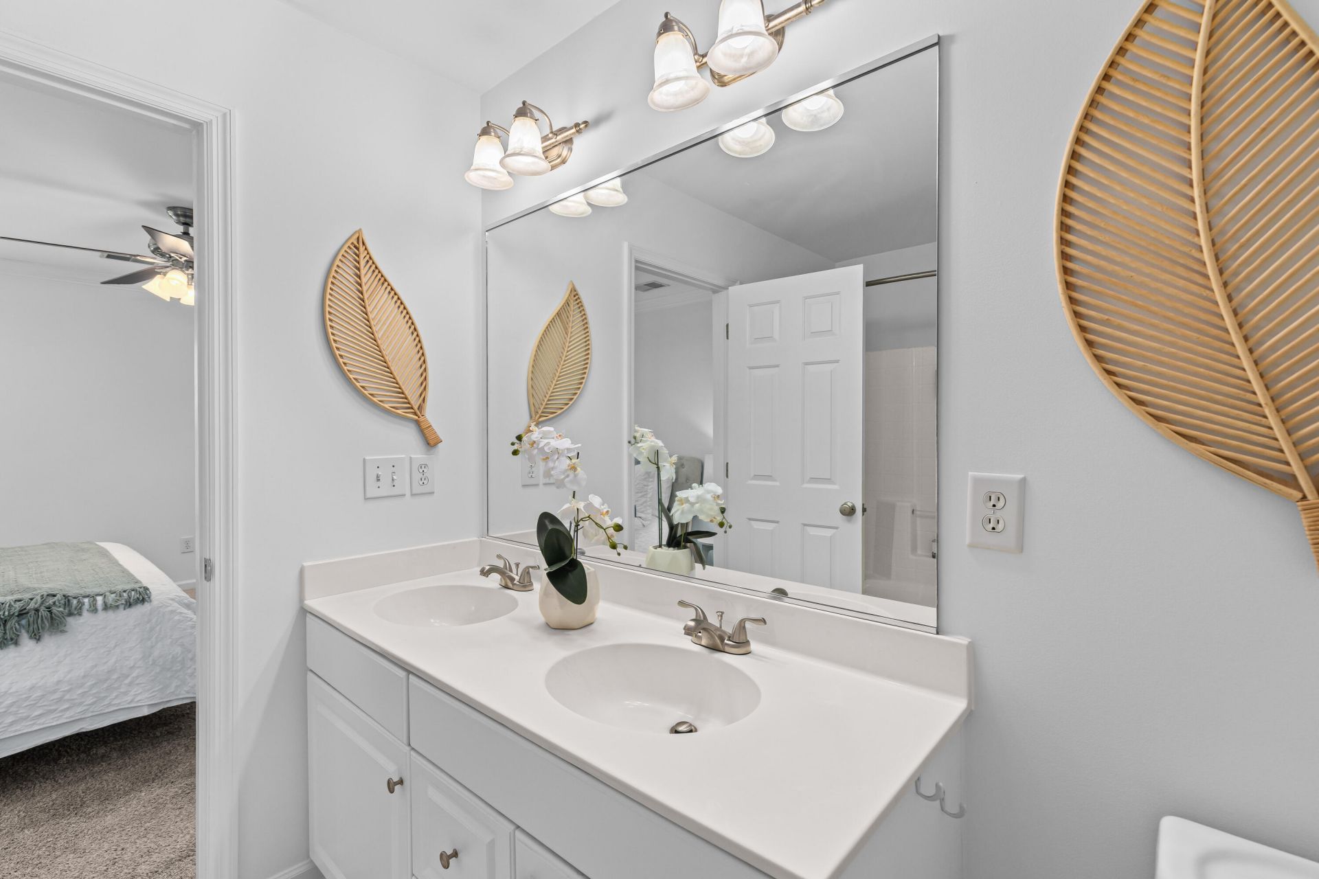 1099 Farmington Road Photo 28