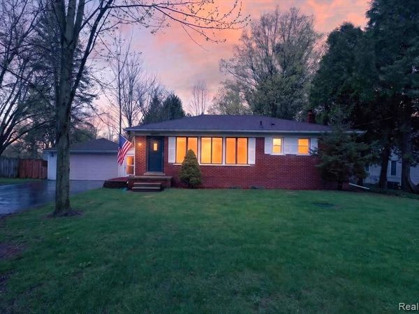 28501 Pontiac Trail, Lyon Twp, MI 48178
