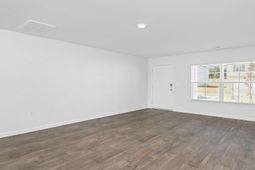 1085 Grand Oaks Drive  photo 4