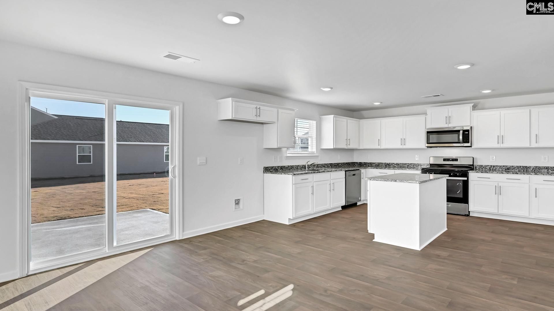 1085 Grand Oaks Drive  Photo 6