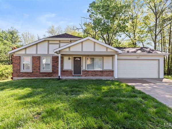 433 Woodland Hill Court , Manchester, MO 63021
