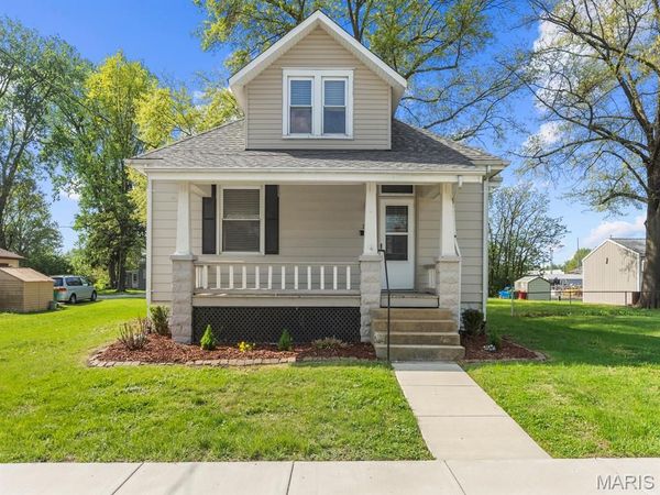 210 E Laurel Street, Millstadt, IL 62260