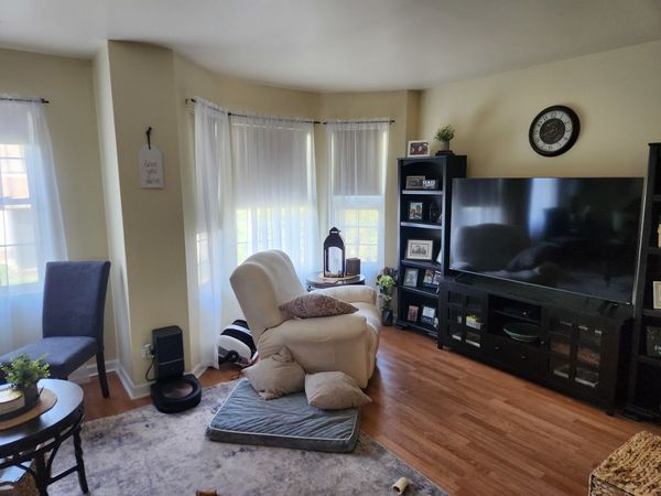 100 Lesley Lane , Unit 100, Crystal Lake, IL 60014