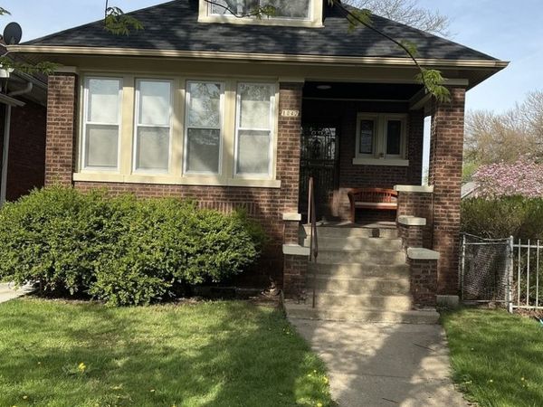 8042 S Bennett Avenue , Chicago, IL 60617
