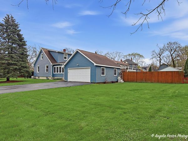 937 Wicker Street , Woodstock, IL 60098