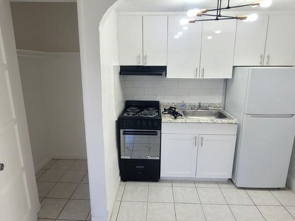 403 N 19th Avenue, Unit J, Hollywood, FL 33020