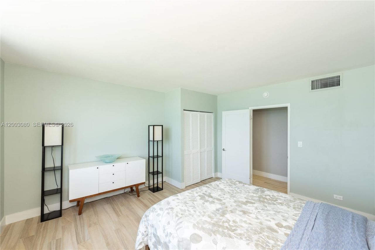 2301 Collins Ave , Unit 1009, Miami Beach, FL 33139 Photo