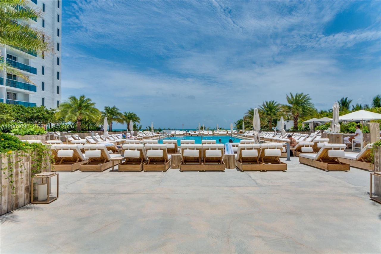 2301 Collins Ave , Unit 1009, Miami Beach, FL 33139 Photo