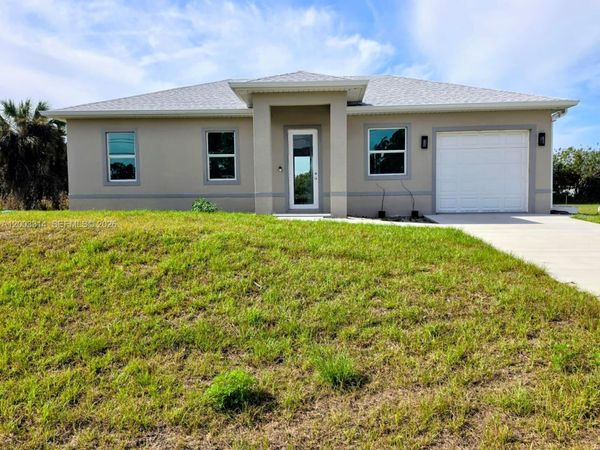 402 Harrison Dr , Lehigh Acres, FL 33936