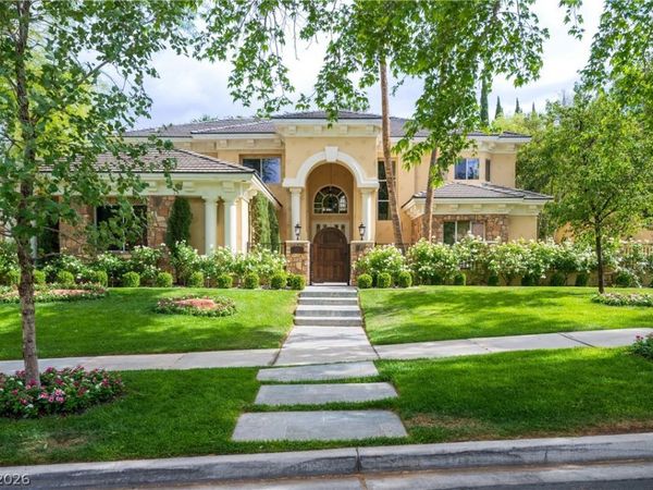 9209 Eagle Hills Drive , Las Vegas, NV 89134