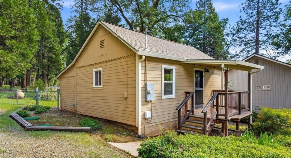 10747 Bartlett Dr, Grass Valley, CA 95945 Photo