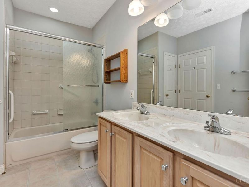 8241 Abbott Lane, Cincinnati, OH 45249 Photo 33