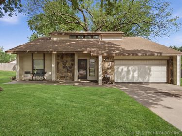 5505 S Ash Avenue , Broken Arrow, OK 74011