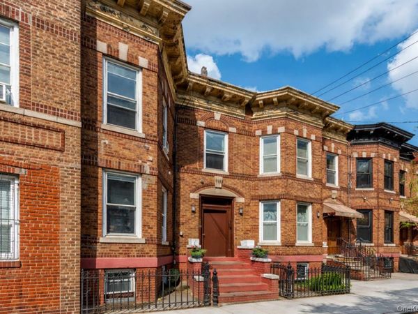 7520 64th Place , Glendale, NY 11385