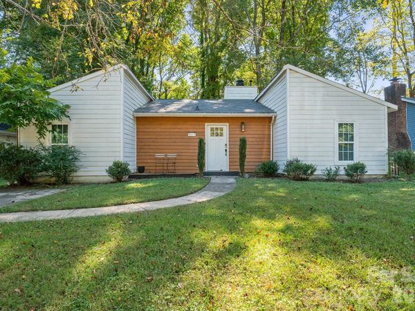 5812 Rock Hollow Drive , Charlotte, NC 28212