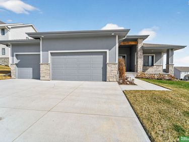 16962 Cora Street, Bennington, NE 68007