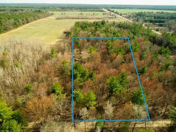 4866 E 8th Street, White Cloud, MI 49349