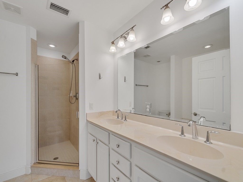 4350 Doubles Alley Drive, Unit 203, Vero Beach, FL 32967 Photo