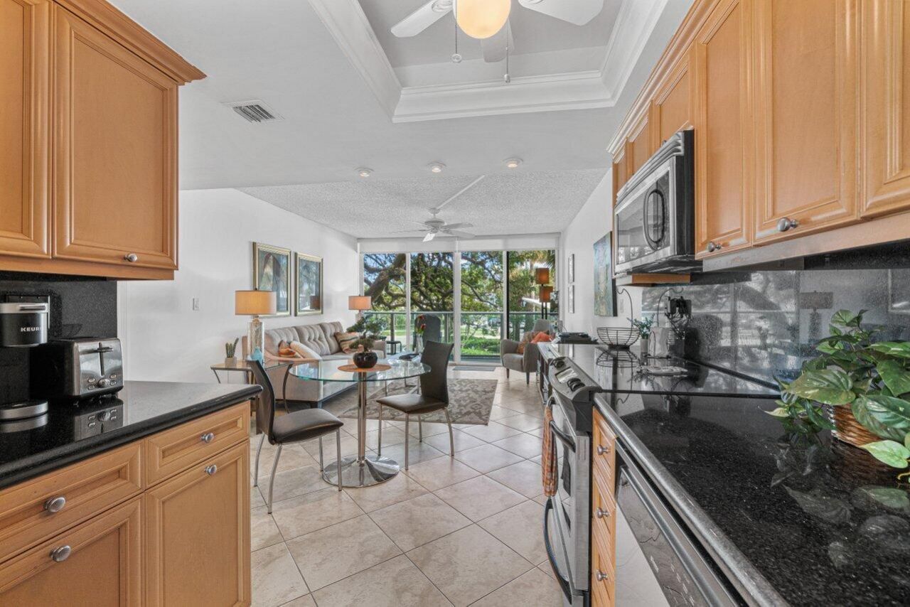 333 NE 21st Avenue, Unit 314, Deerfield Beach, FL 33441 Photo