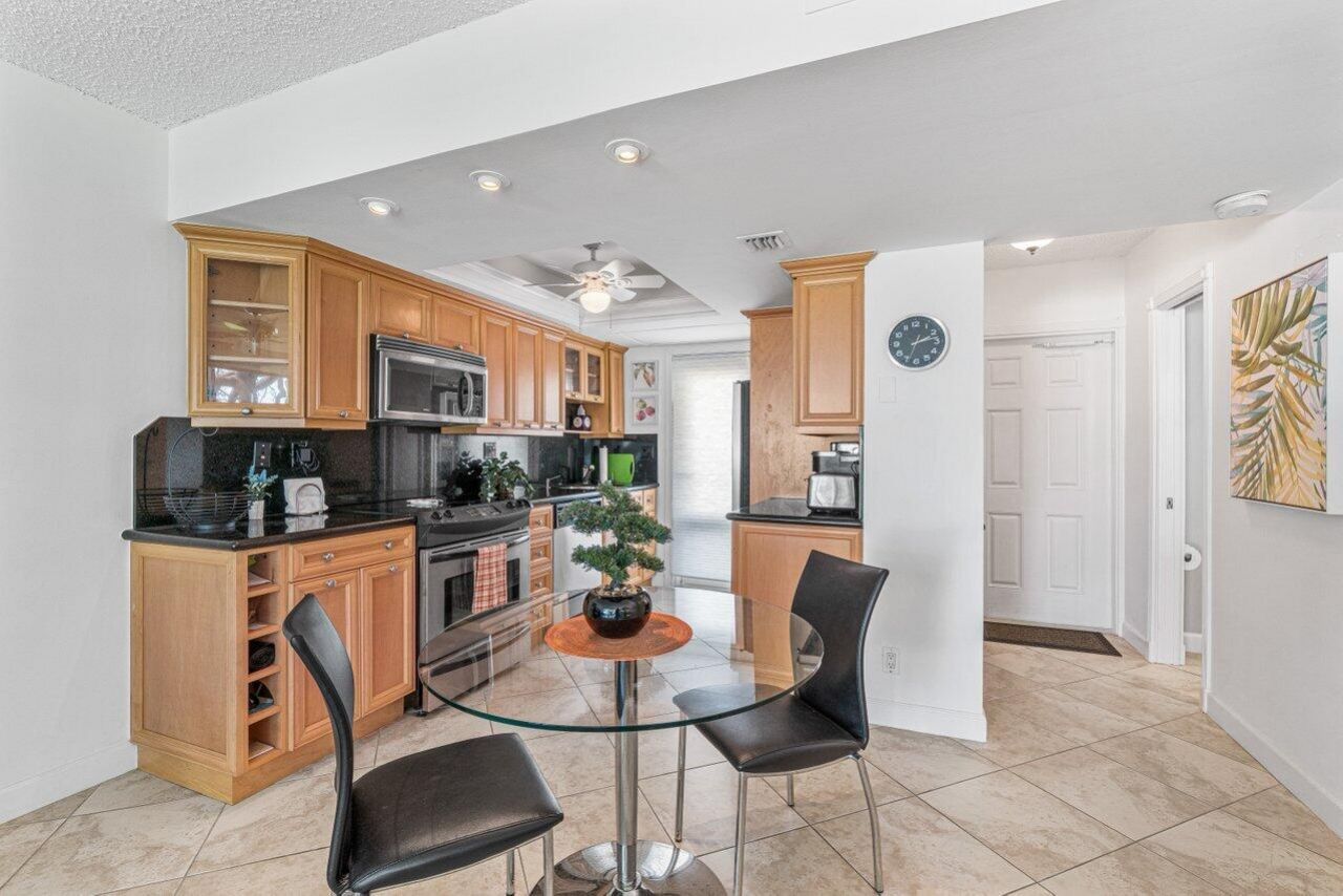 333 NE 21st Avenue, Unit 314, Deerfield Beach, FL 33441 Photo