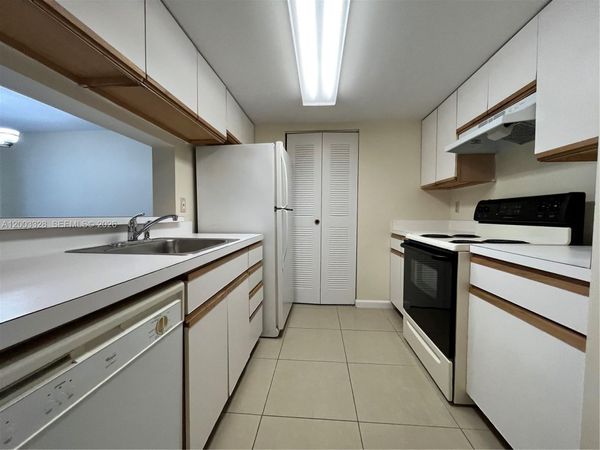 9833 Westview Dr , Unit 824, Coral Springs, FL 33076