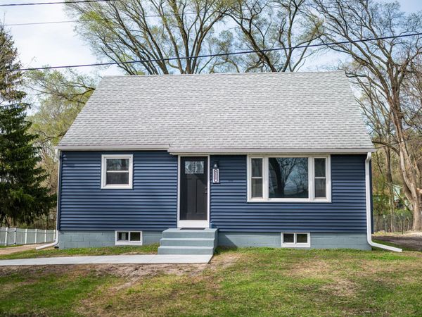 2115 E River Road NE, Rochester, MN 55906