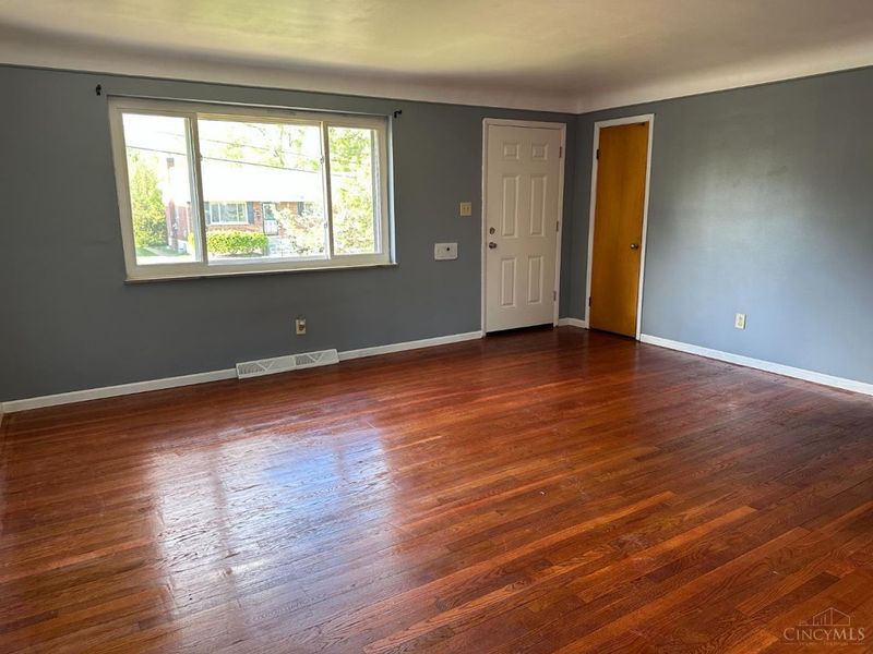 1045 Pelican Drive, Springfield Twp., OH 45231 Photo 3