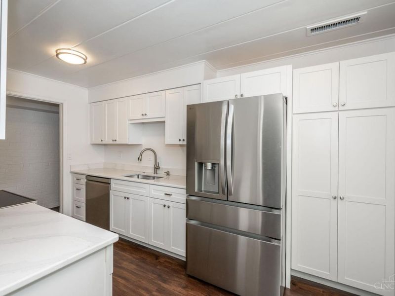 880 Rue De La Paix, Unit A9, Cincinnati, OH 45220 Photo 12