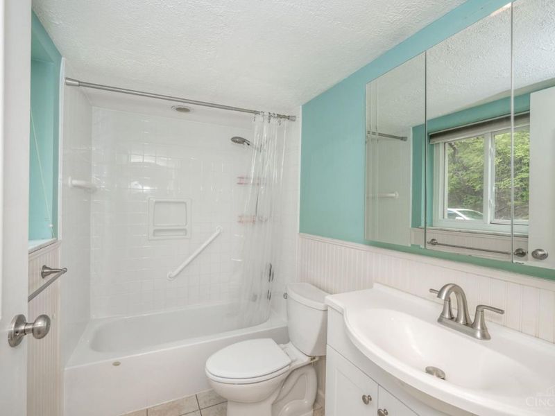 880 Rue De La Paix, Unit A9, Cincinnati, OH 45220 Photo 15