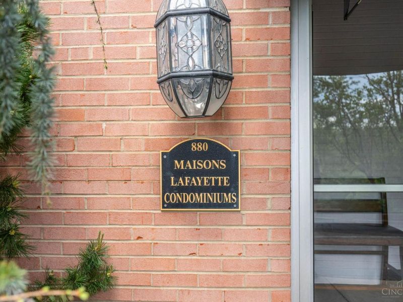 880 Rue De La Paix, Unit A9, Cincinnati, OH 45220 Photo 2