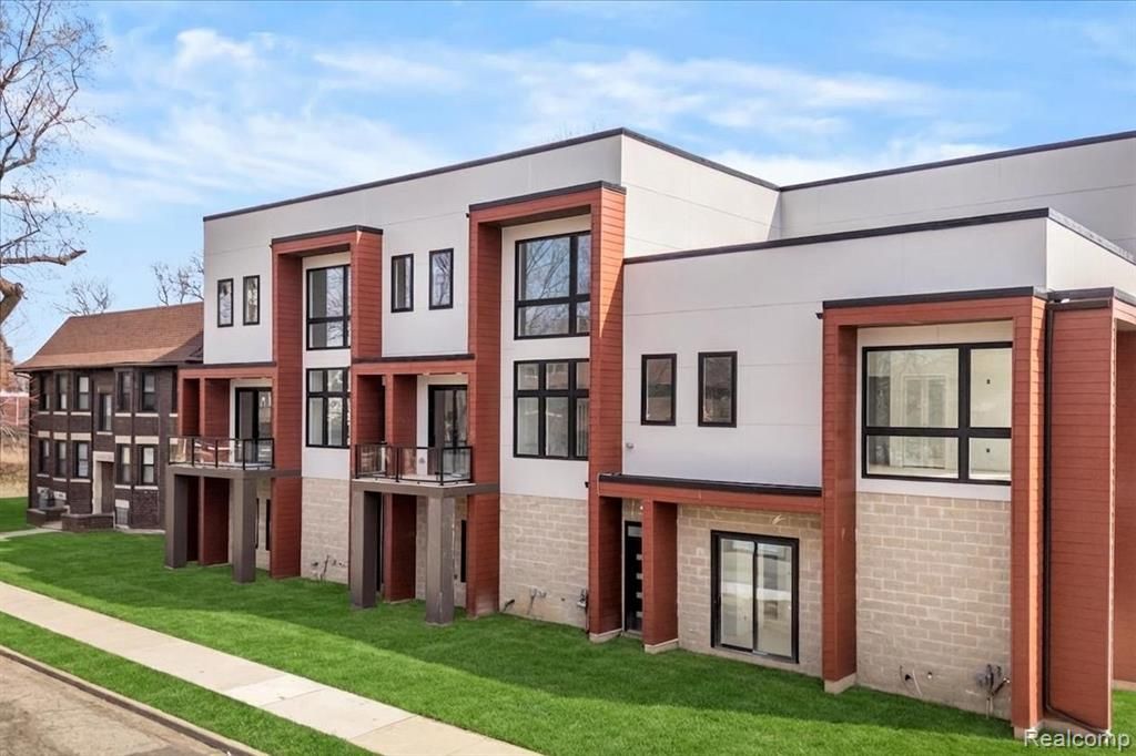 177 Gladstone , Detroit, MI 48202 Main Photo