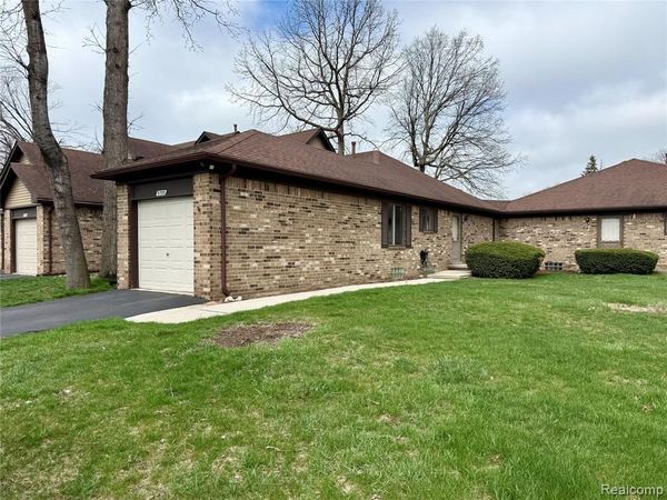3793 Heritage Parkway , Dearborn, MI 48124