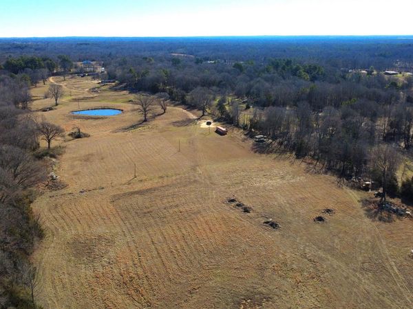 2023 GRAVEL SPRINGS DR, Senatobia, MS 38668