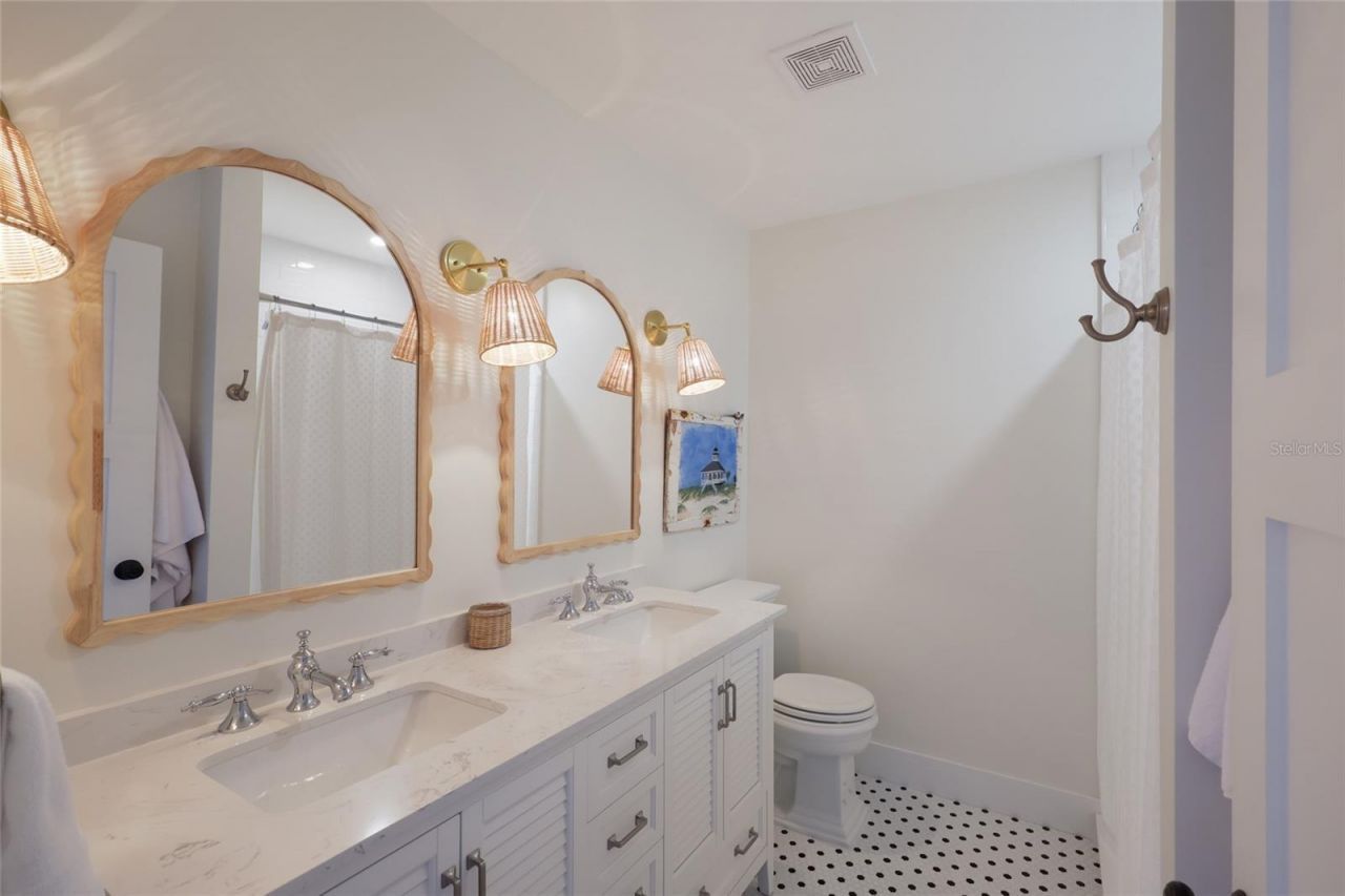 420 Gulf Boulevard, Unit 9, Boca Grande, FL 33921 Photo